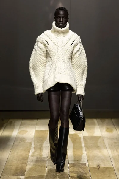 Look 37